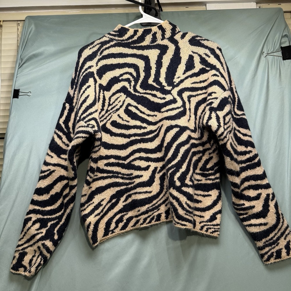 Forever 21 Cardigan Womens Medium Beige Black Zebra Stripes Pullover Sweater
